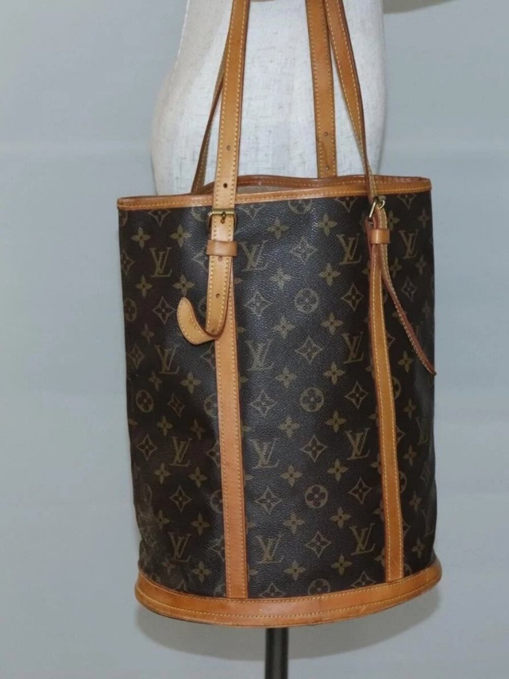 LOUIS VUITTON Monogram Bucket GM Shoulder Bag M42236 LV Auth